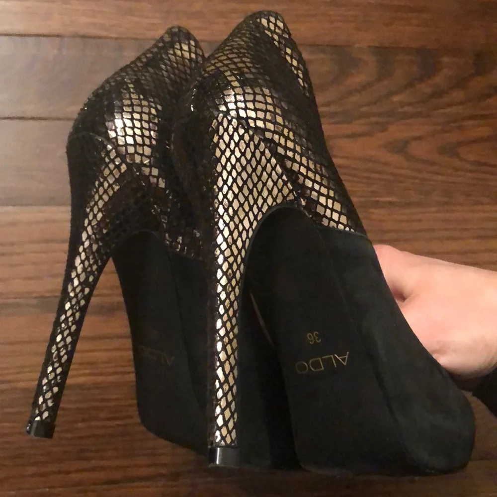 ALDO Gold and black suede high-heel shoes